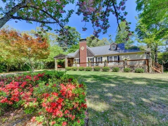 Master on Main-Historic Norcross