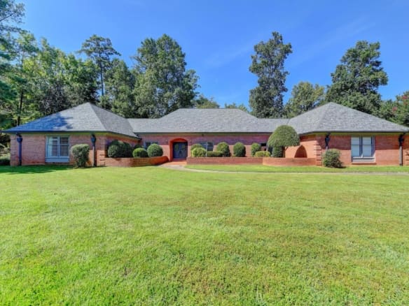 Amazing Riverview Estates Ranch