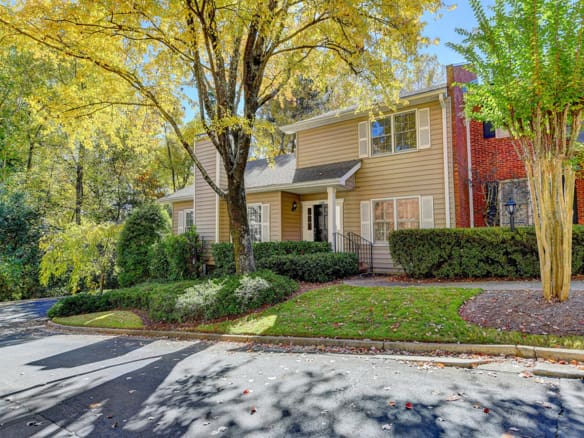 Spacious Townhome in Buckhead