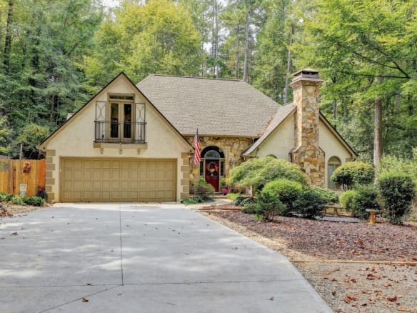 Cozy Cottage In Berkeley Lake