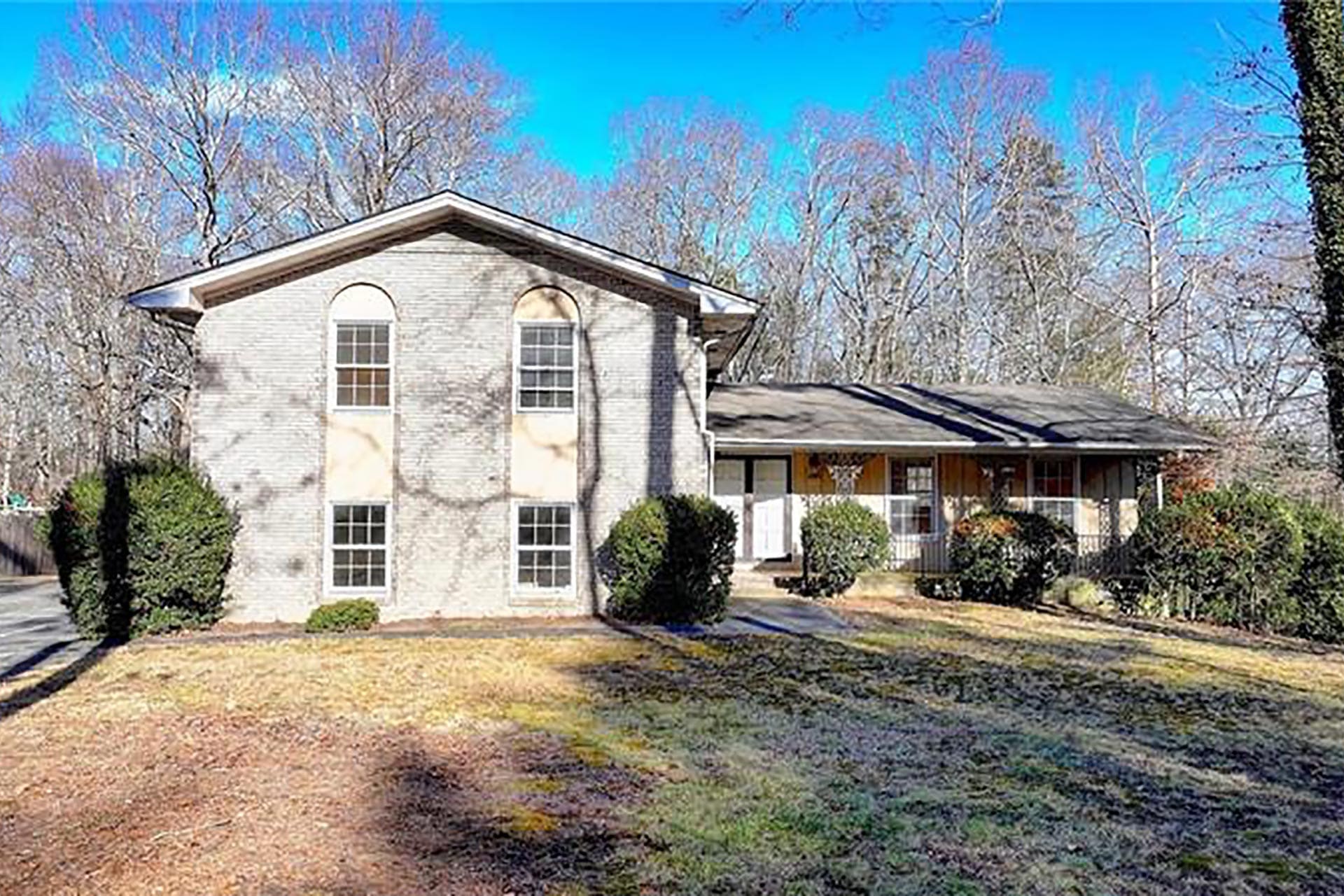 4205-S-Berkeley-LAKE-RD-NW Wonderful Home ~ Wonderful Community