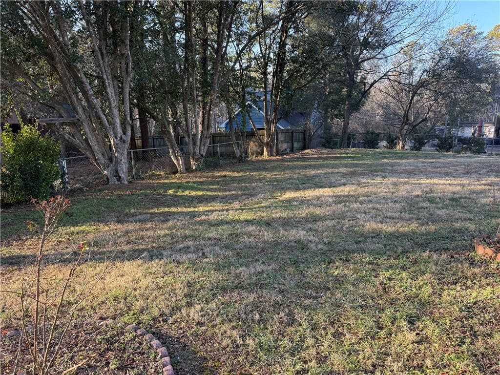 Great Ranch One Mile from Downtown Duluth
