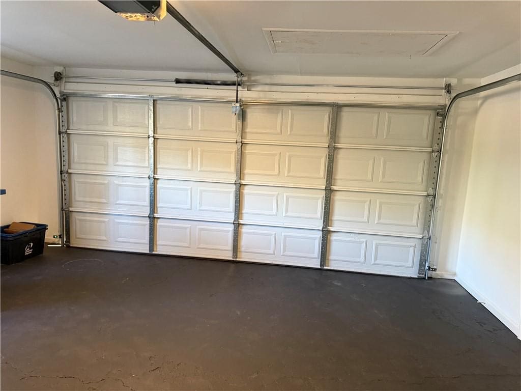 Great Ranch One Mile from Downtown Duluth