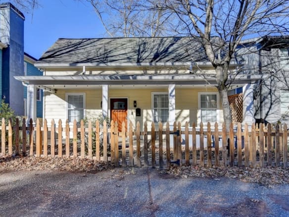 Adorable Bungalow steps from BELTLINE