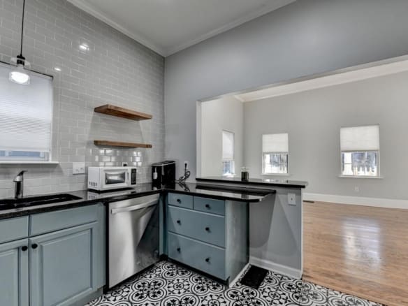 Adorable Bungalow steps from BELTLINE