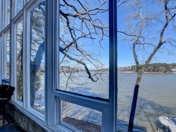 Premier Views on Berkeley Lake!