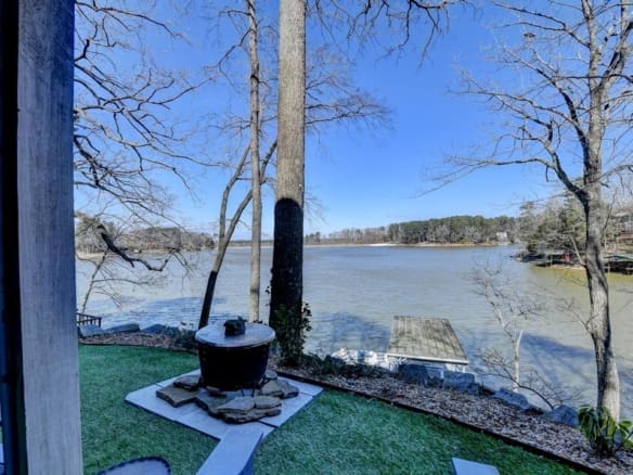 Premier Views on Berkeley Lake!