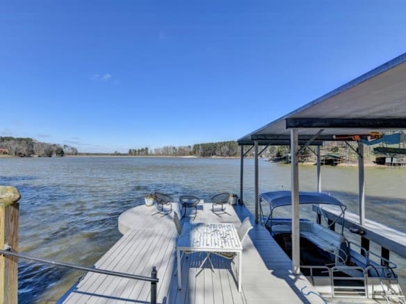 Premier Views on Berkeley Lake!