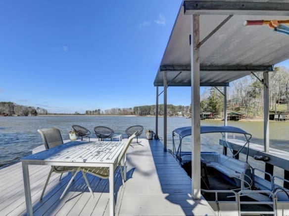 Premier Views on Berkeley Lake!
