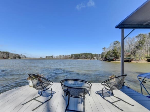 Premier Views on Berkeley Lake!
